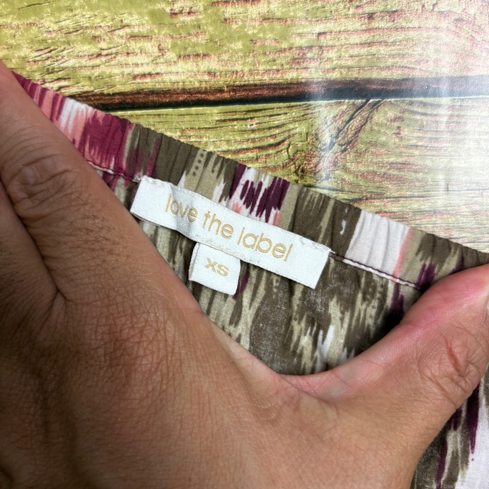 Love the Label Abstract Ikat Flutter Sleeve Tie Back Peplum Top Pink Ochre XS - Picture 2 of 7